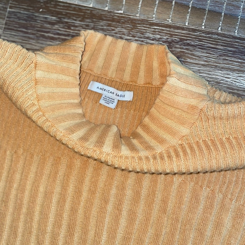 American Eagle Crop Sweater - Picture 4 of 4